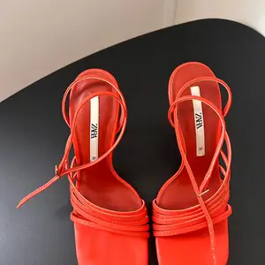 Τακούνια πέδιλα zara, Επαρχία Λευκωσίας — Λευκωσία - Αγ Κωνστ και Ελένης