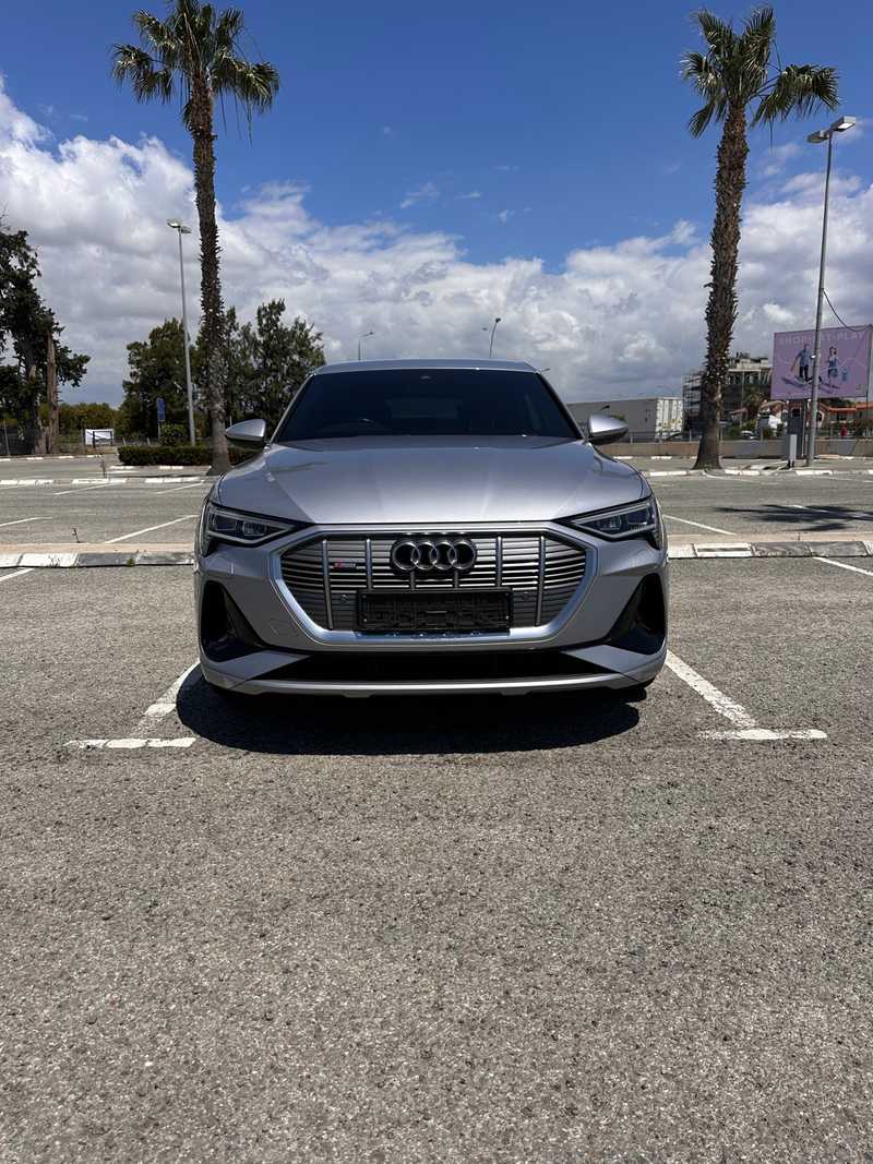 Audi e-tron Electric 2021