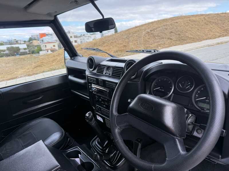 2012 Land Rover Defender 2,2L 2012 Cyprus
