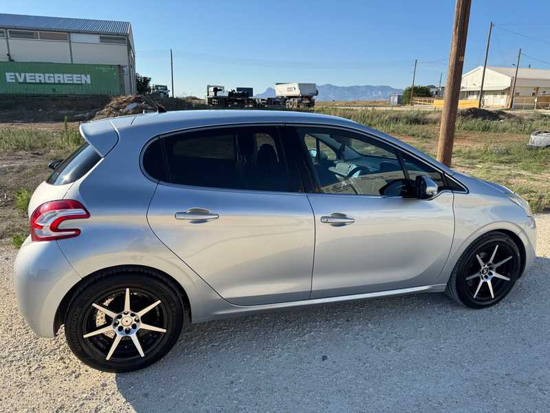 2012 Peugeot 208 1,4L 2012 Cyprus