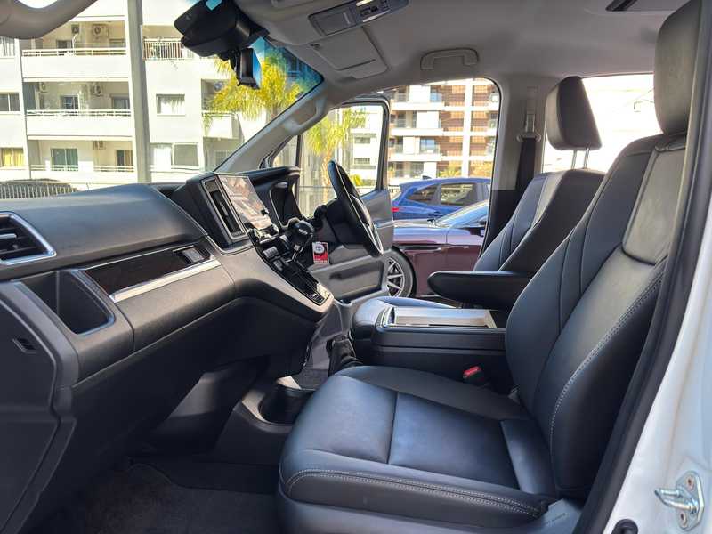 2024 Toyota Granace 2,8L 2024 Cyprus