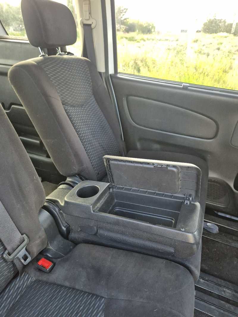 2016 Nissan Serena 2,0L 2016 Cyprus
