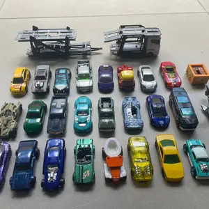 26 hot wheel playing cars + transport truck, Nicosia — Nicosia - Agios Andreas