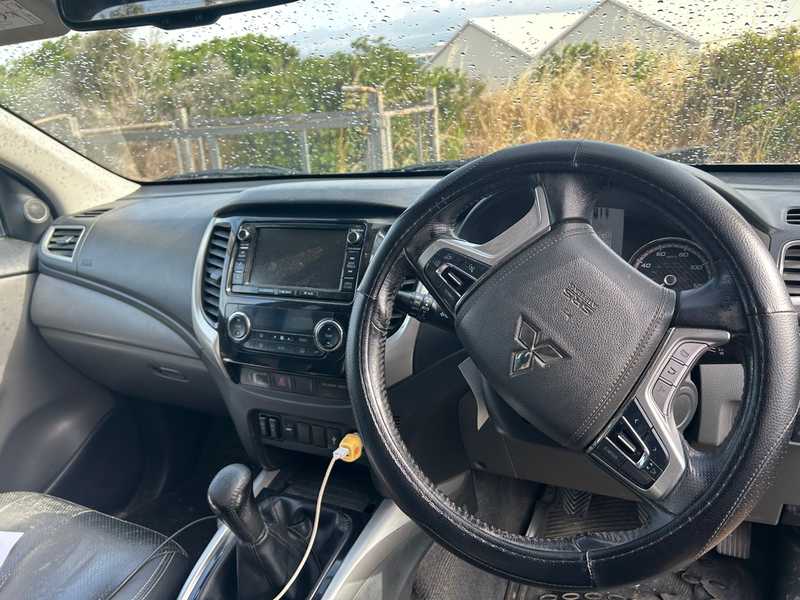 2017 Mitsubishi L200 2,4L 2017 Cyprus