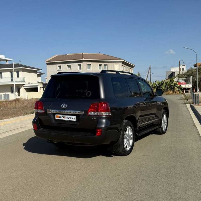 2011 Toyota Land Cruiser Prado 4,8L 2011 Cyprus