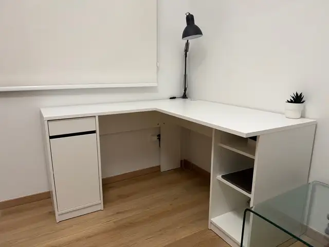 Ikea kjellarne corner desk, Επαρχία Λεμεσού — Λεμεσός - Ζακάκι