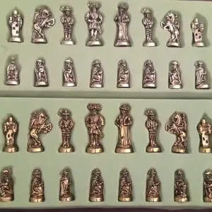 Vintage collectable metal Mapinakii Chess set without board, Επαρχία Αμμοχώστου — Βρυσσούλες
