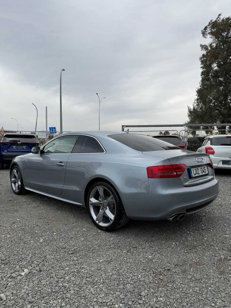 2010 Audi A5 2,0L 2010 Cyprus