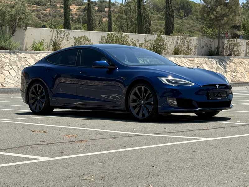 Tesla Model S Electric 2017