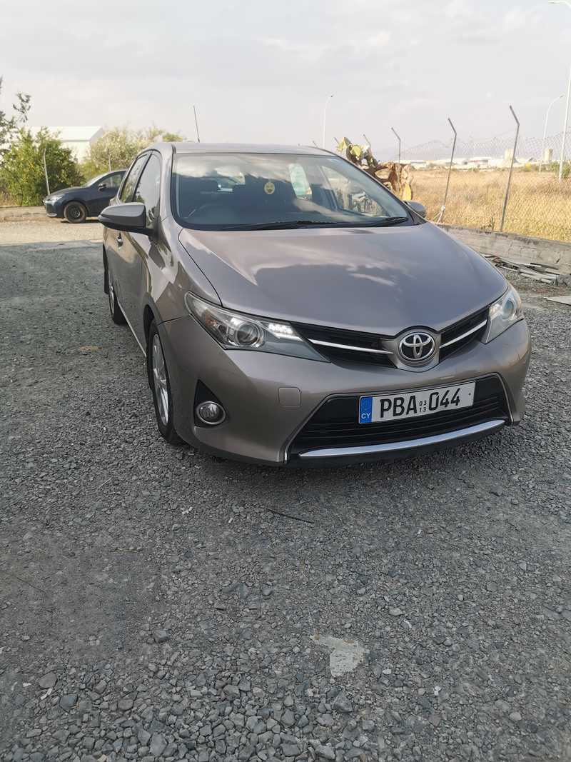 Toyota Auris 2013