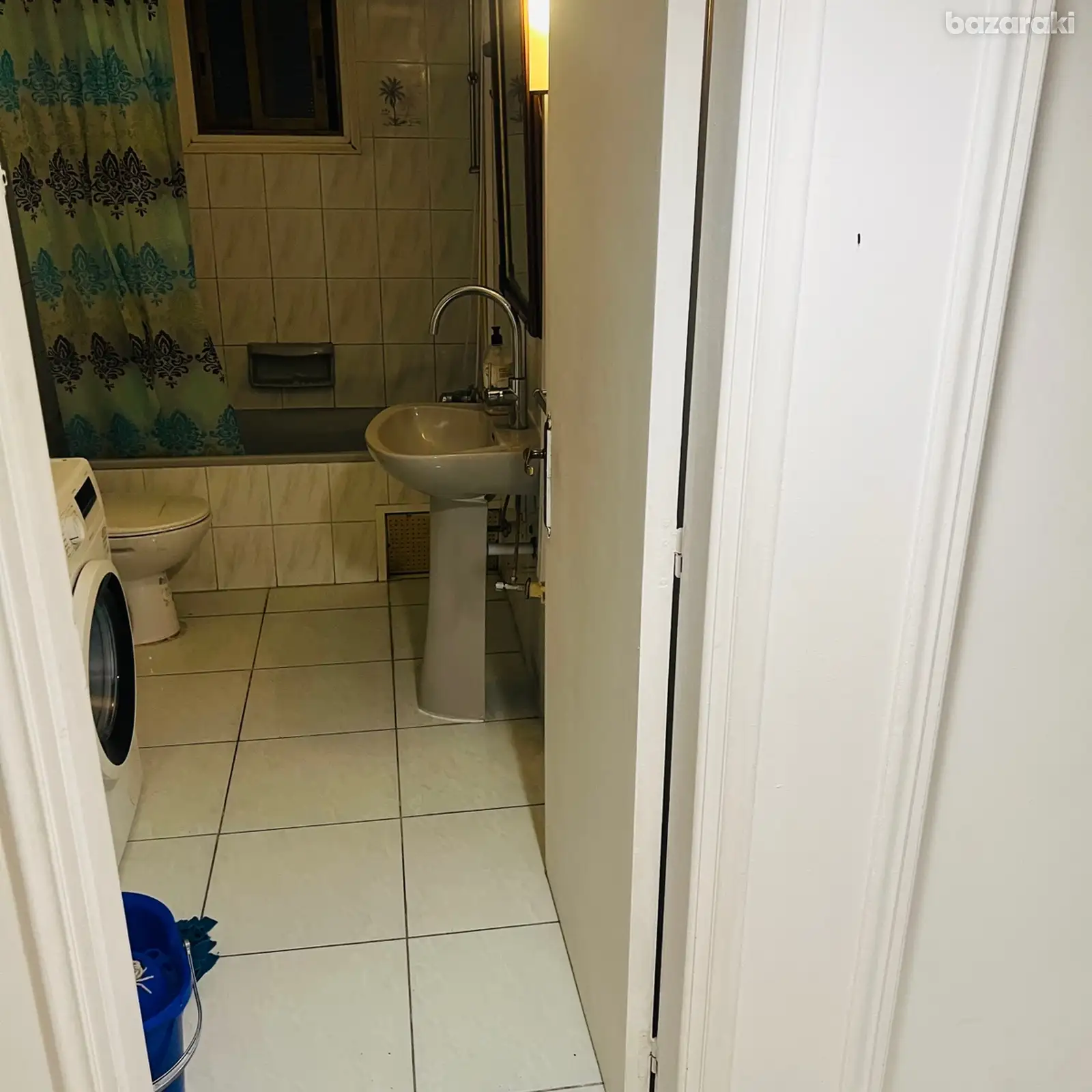 Room — 5