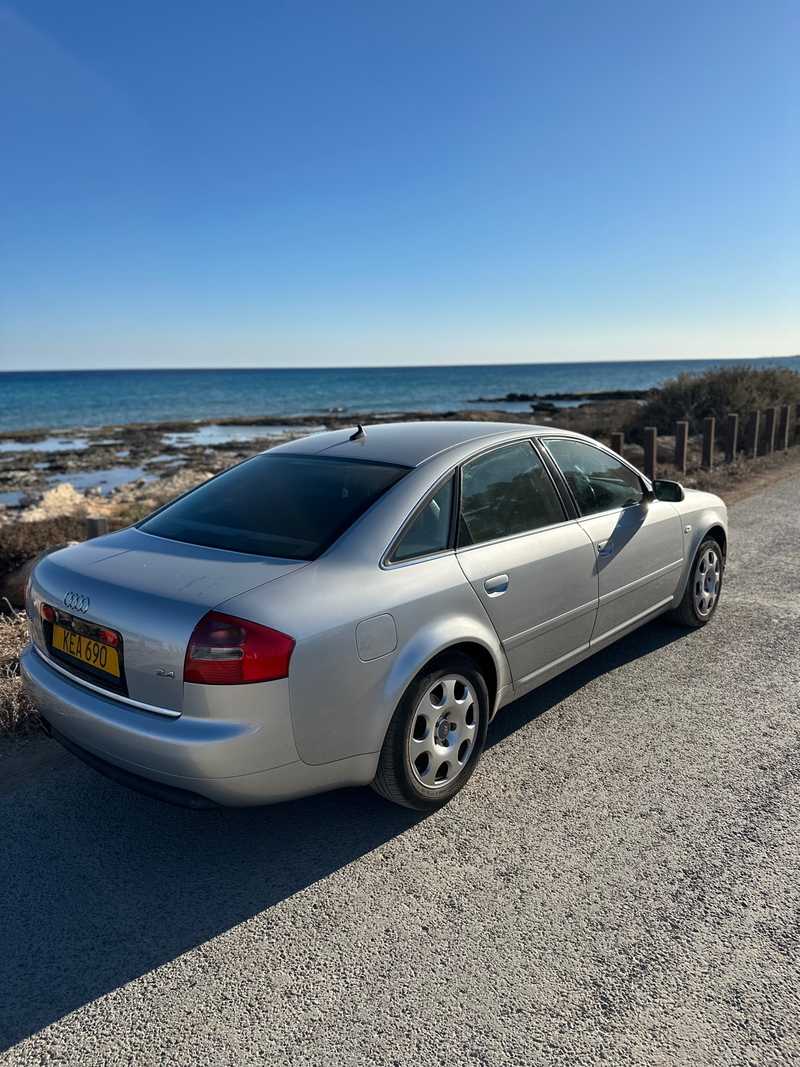 Audi A6 2,4L 2003