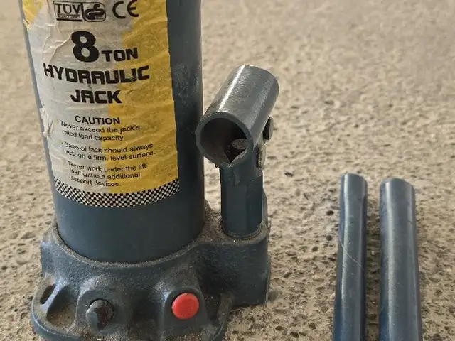 8 tone hydraulic jack, Επαρχία Λάρνακας — Λάρνακα - Χρυσοπολίτισσα