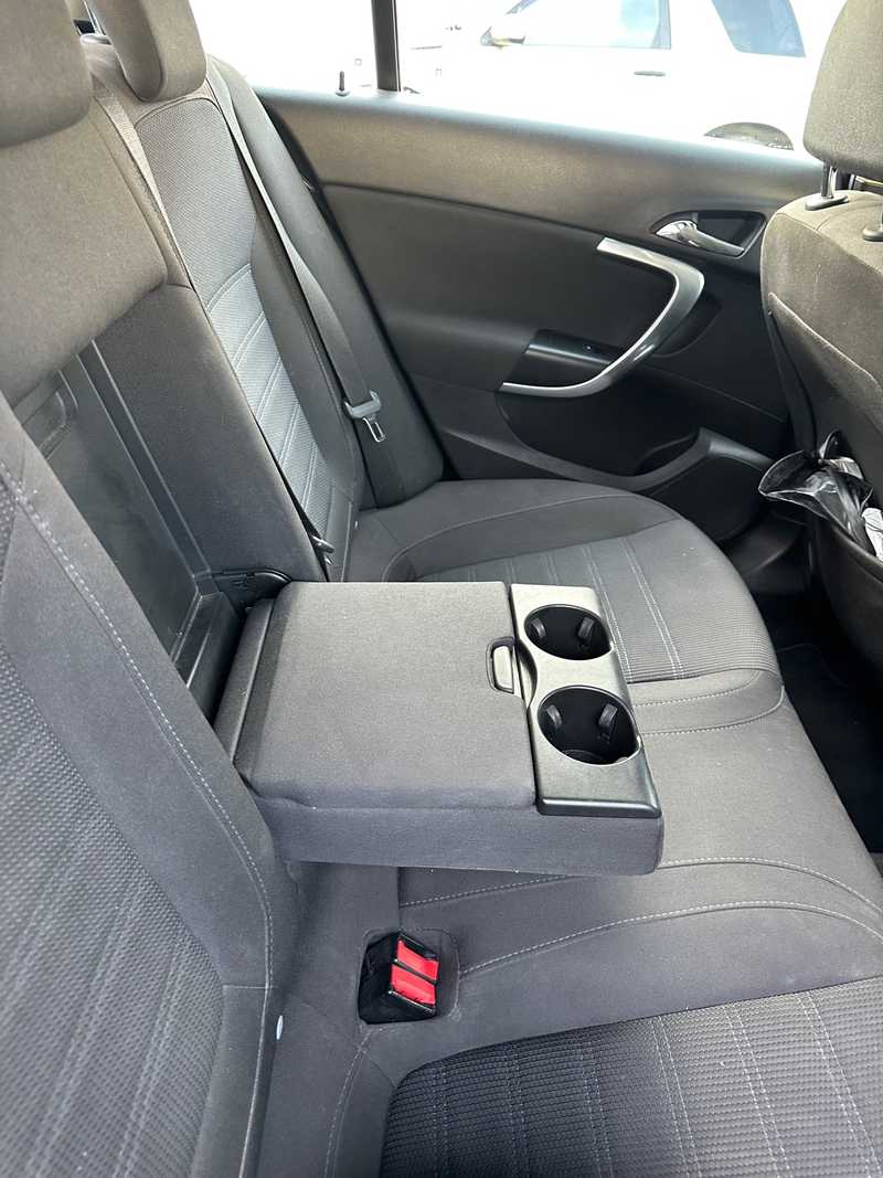 2009 Opel, Vauxhall Insignia 1,9L 2009 Cyprus