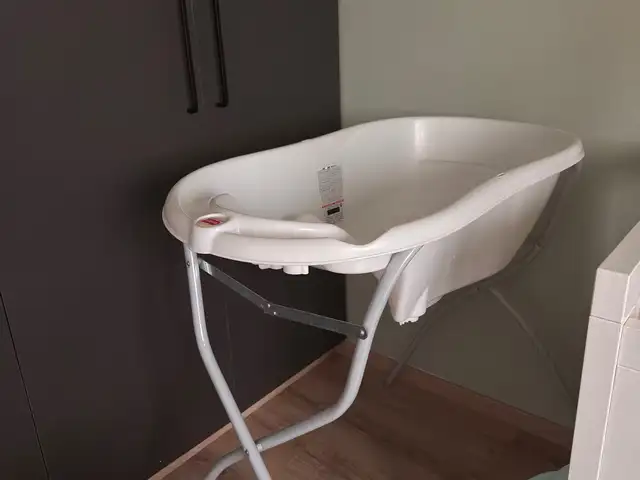 Baby bath/shower with stand, Επαρχία Λευκωσίας — Τσέρι