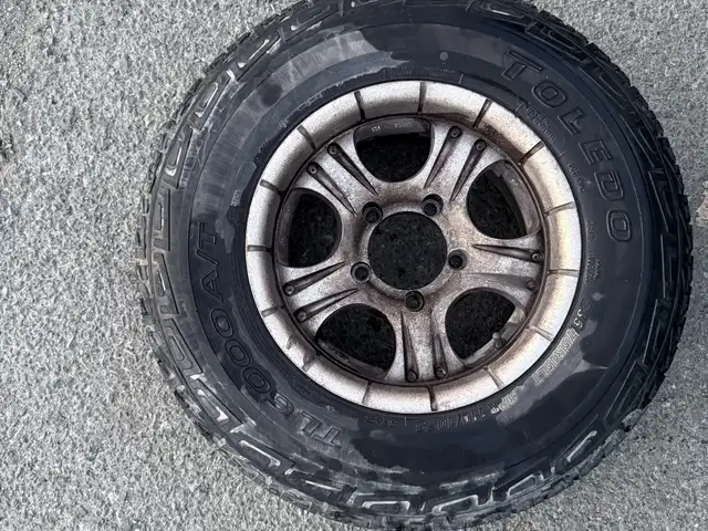 4 rims r15 with tires 235/75/r15lt, Larnaca — Meneou
