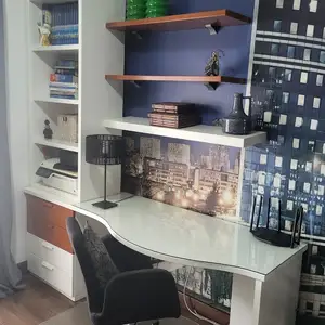 Σετ γραφείο, βιβλιοθήκη, ράφια και περιστρεφόμενη καρέκλα γραφείου, Επαρχία Λάρνακας — Λάρνακα - Αγιος Νικόλαος
