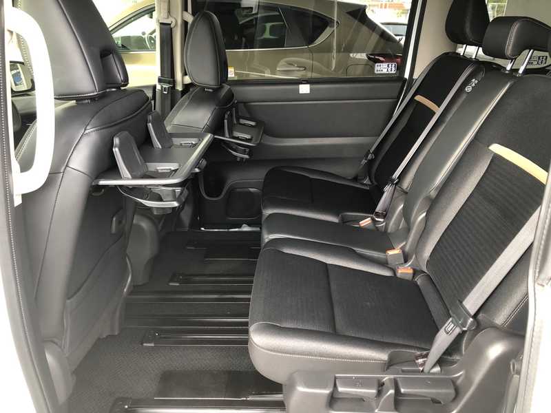 2023 Nissan Serena 2,0L 2023 Cyprus