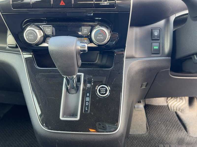 2022 Nissan Serena 2,0L 2022 Cyprus