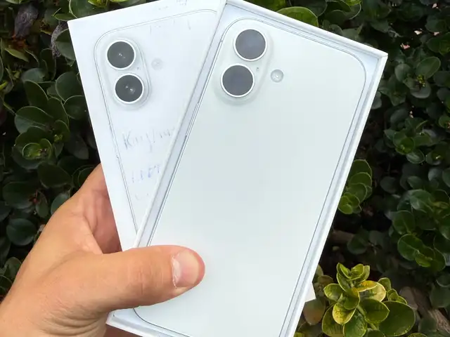 Iphone 17 256gb white as new full box with warranty 08/28, Larnaca — Aradippou - Apostolos Loukas
