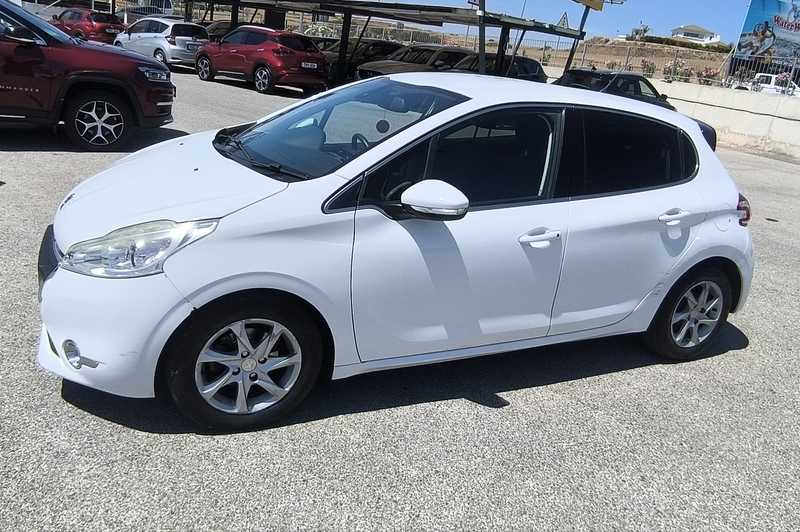 2015 Peugeot 208 1,4L 2015 Cyprus