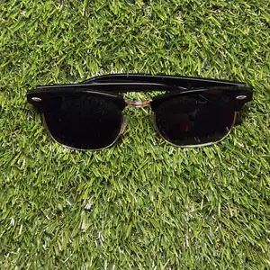Sunglasses black & gold frame dark tinted lenses retro vintage eyewear, Επαρχία Λεμεσού — Άγιος Ιωάννης Λεμεσού