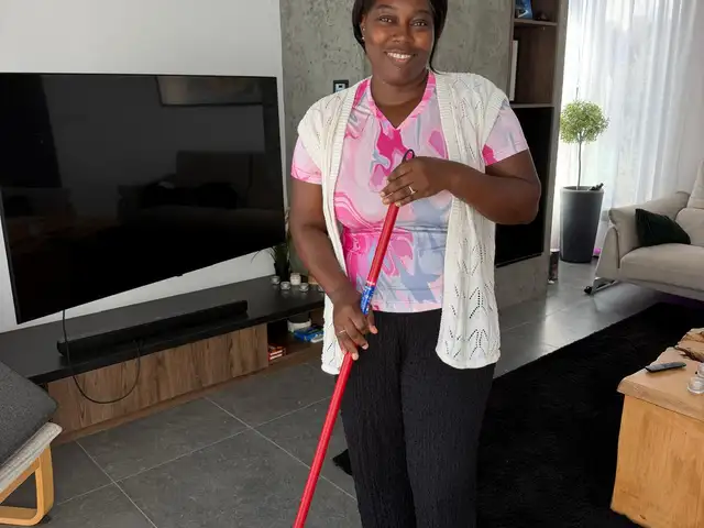Reliable cleaning lady service in larnaca, Larnaca — Larnaka - Finikoudes