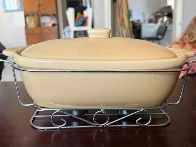 Ceramic casserole dish with lid &tealight warmer stand, Επαρχία Λεμεσού — Λεμεσός - Άγιος Ιωάννης