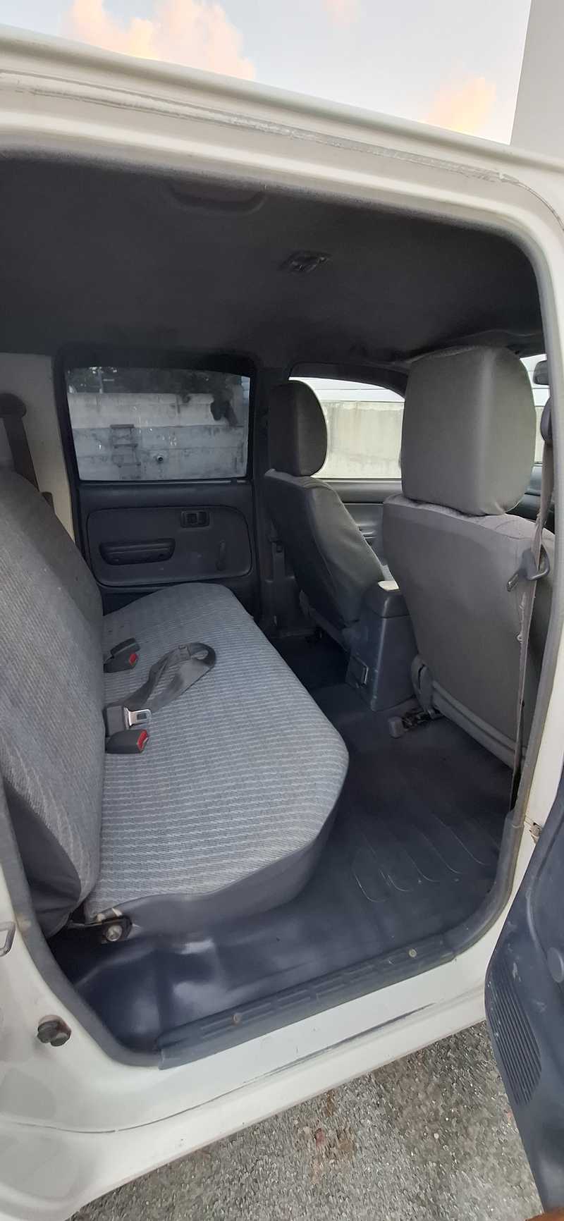 2000 Toyota Hilux 2,4L 2000 Cyprus