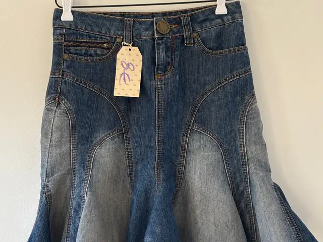 Vintage midi skirt, Larnaca — Aradippou - Agios Fanourios