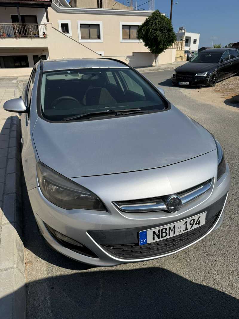 2014 Opel, Vauxhall Astra 2,0L 2014 Cyprus