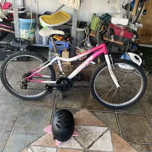 Escape verso mountain bike 24 with helmet worth 250, Limassol — Agios Athanasios