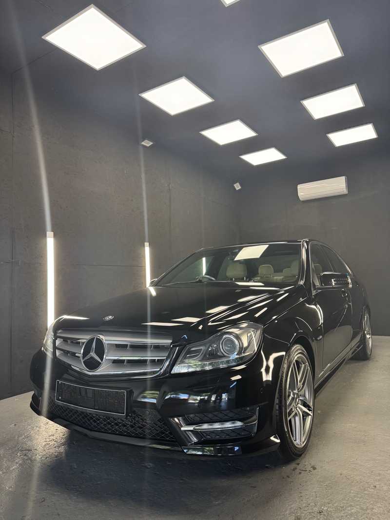 Mercedes-Benz C-Class 2,5L 2011