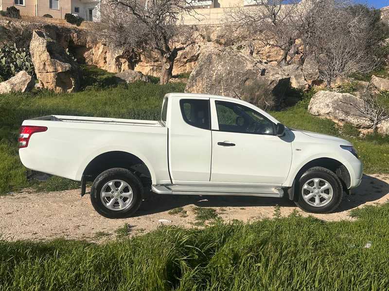 2017 Mitsubishi L200 2,5L 2017 Cyprus