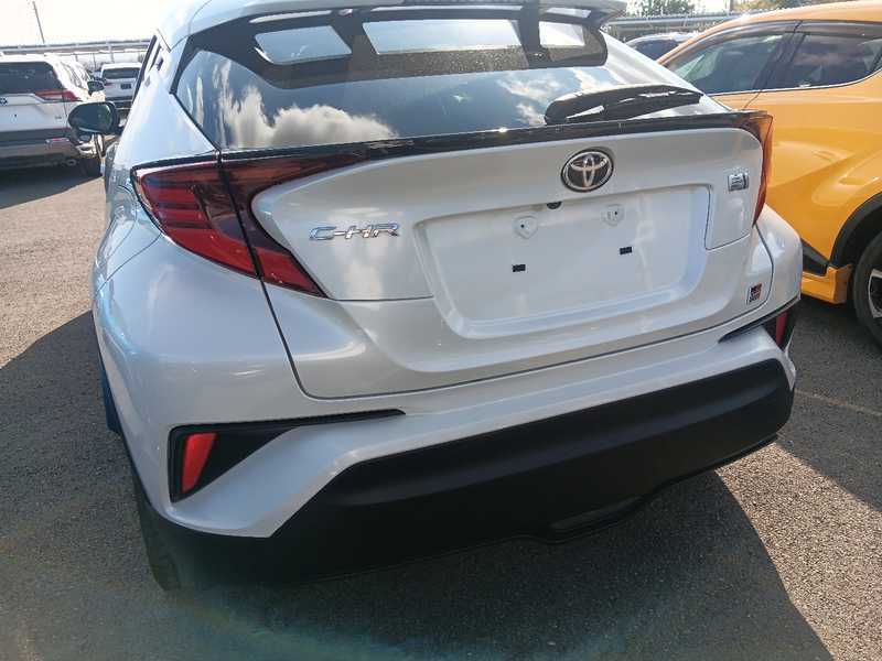 2021 Toyota C-HR 1,8L 2021 Cyprus