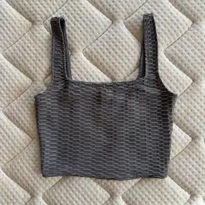 Amisu crop top, Επαρχία Πάφου — Πέγεια