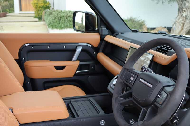 2024 Land Rover Defender 5,0L 2024 Cyprus