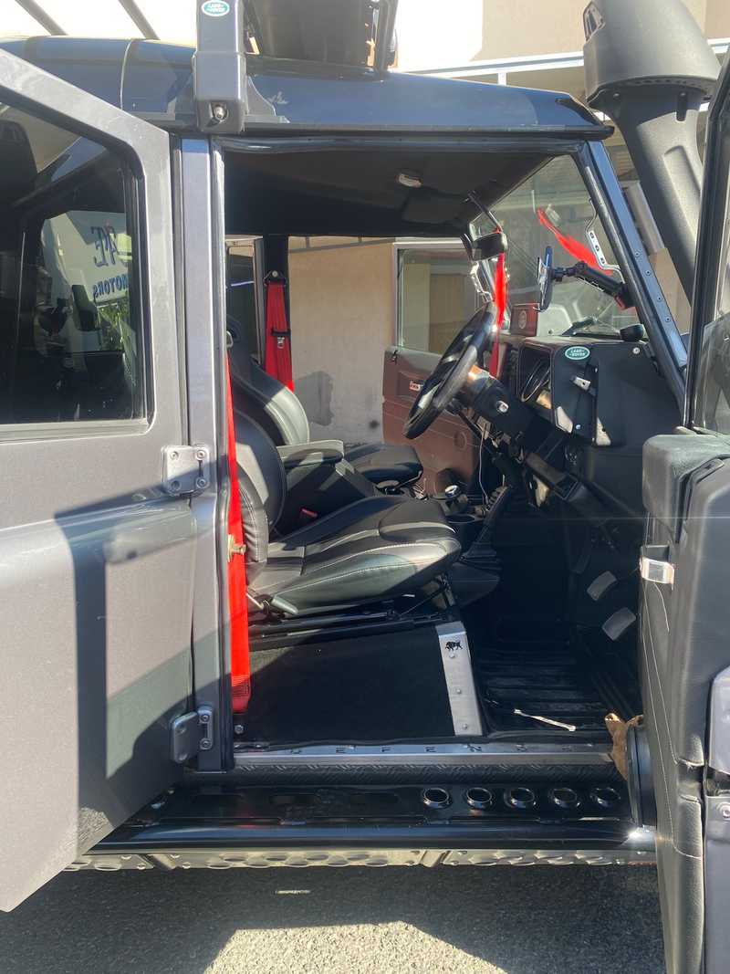 2004 Land Rover Defender 2,5L 2004 Cyprus