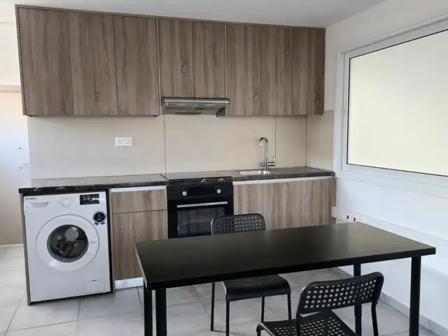 Studio apartment to rent, Επαρχία Λεμεσού — Λεμεσός - Ομόνοια