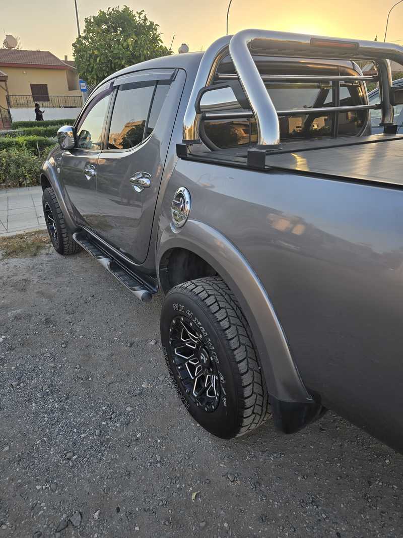 2015 Mitsubishi L200 2,4L 2015 Cyprus