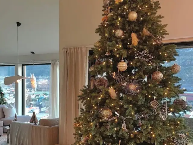 Premium 3m Artificial Christmas Tree with Integrated Lights Best in Test, Paphos — Anarita