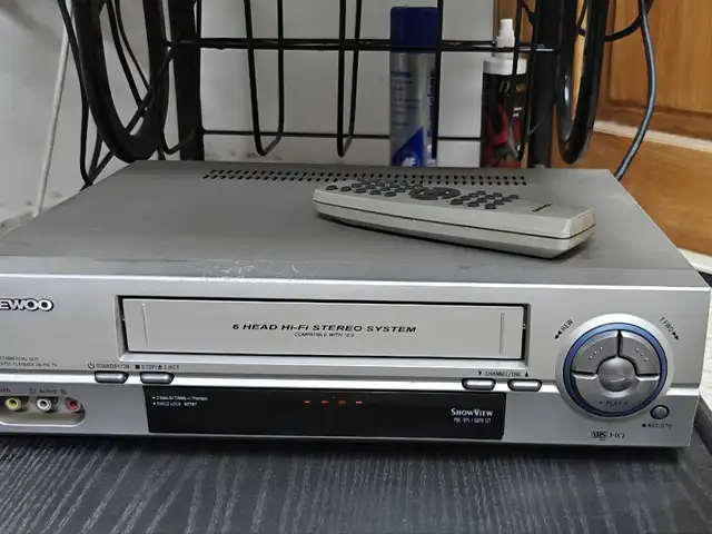 Vintage daewoo st862p 6-head hi-fi stereo vhs video cassette recorder in silver., Nicosia — Egkomi - Makedonitissa
