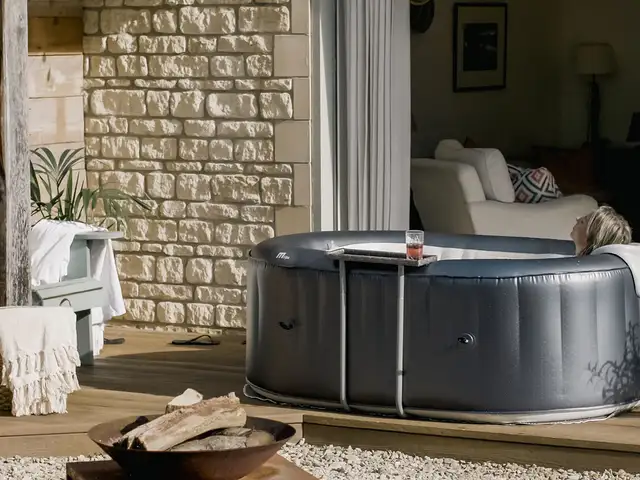 Mspa nest inflatable hot tub for 2, heated, bubble jets - new in original box, Paphos — Paphos - Kato Paphos