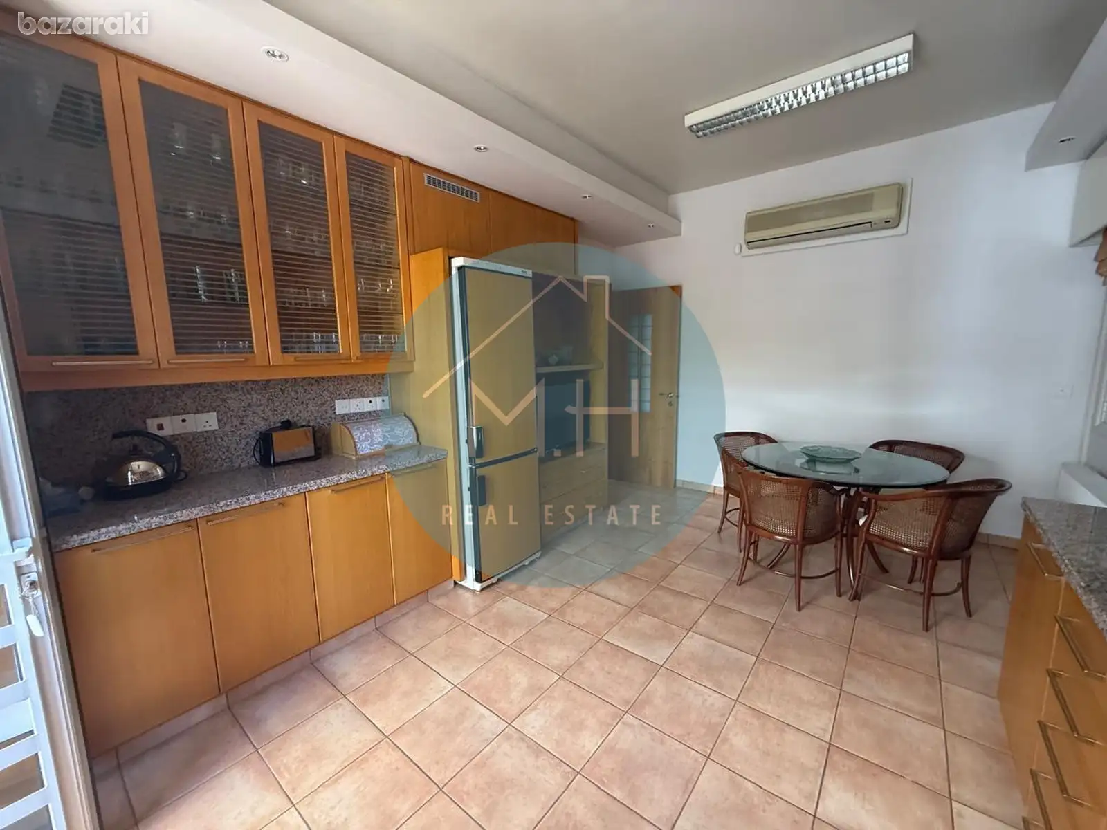House, 3 bedrooms — 6
