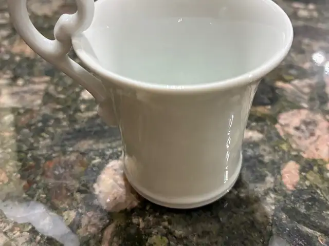 A set of 6 limoges porcelain coffee cups, Επαρχία Λεμεσού — Άγιος Αθανάσιος