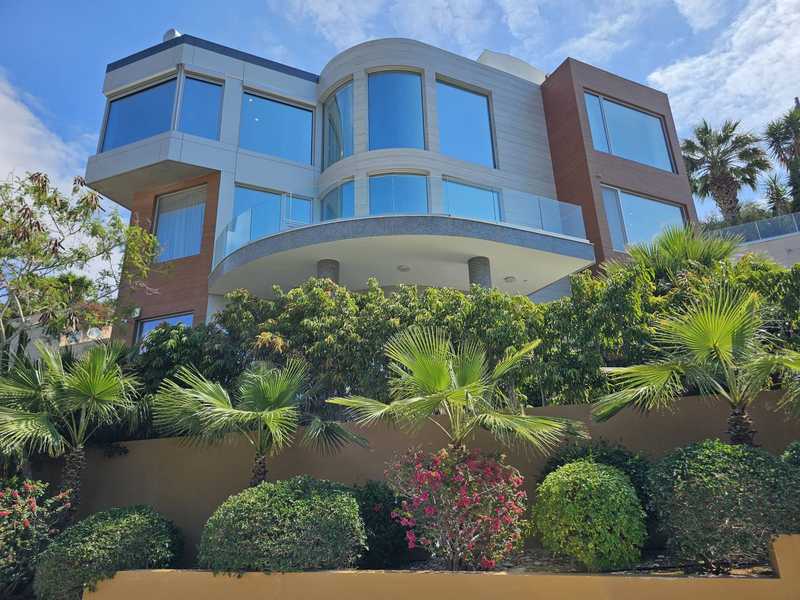 5-bedroom villa for sale