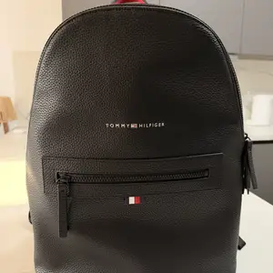 Tommy hilfiger essential black backpack bag, Limassol — Limassol - Zakaki