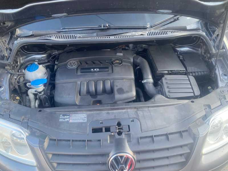 2005 Volkswagen Touran 1,6L 2005 Cyprus