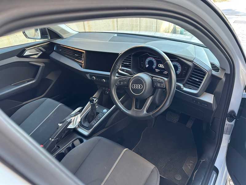 2020 Audi A1 1,5L 2020 Cyprus