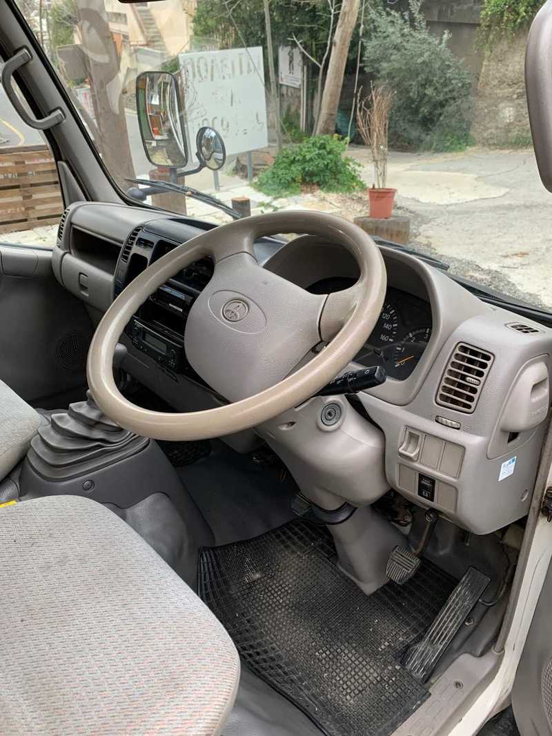 2003 Toyota Light Truck 3,6L 2003 Cyprus